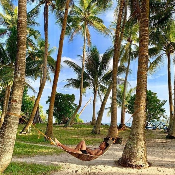 "Triangle Hut" Camp Fuego Siargao Otel Catangnan Dış mekan fotoğraf